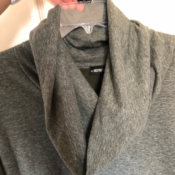 Cute Women’s Green Cowl Neck Sweatshirt - Picture 3 of 6